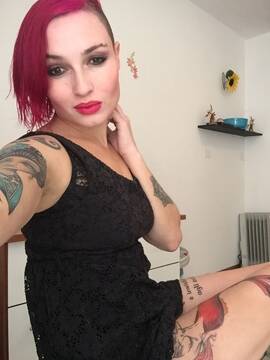 Public Photo of Suicide-Girl